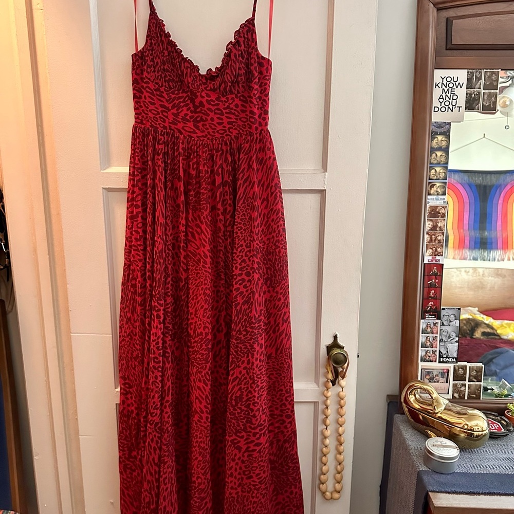 fame and partners casablanca gown size 4